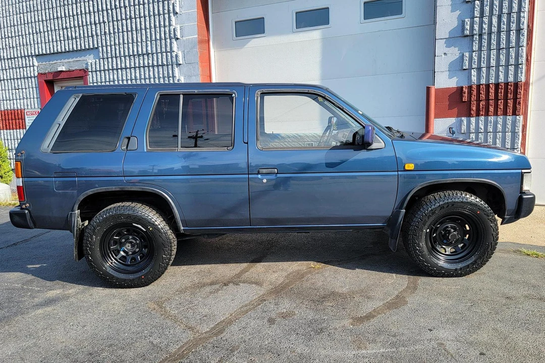1994 Nissan Pathfinder 1st Gen - Image 3 of 31