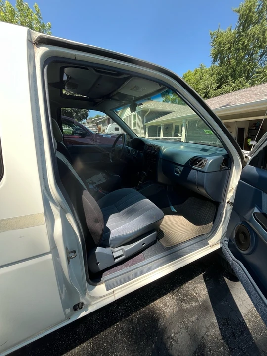 1994 Nissan - Image 13 of 21