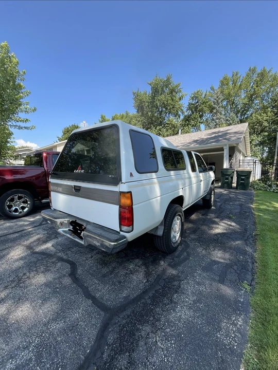 1994 Nissan - Image 6 of 21