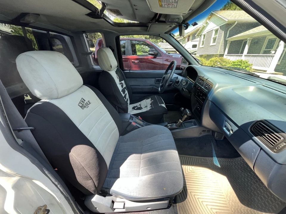 1994 Nissan Frontier - Image 16 of 21