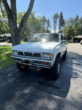 1994 Nissan D21 SE King Cab