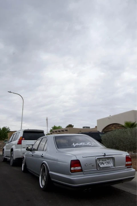1994 Nissan Cima 2nd Gen - Image 2 of 17
