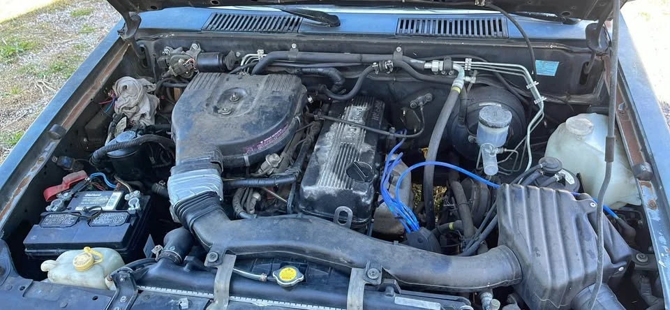 1994 Nissan Frontier - Image 2 of 11