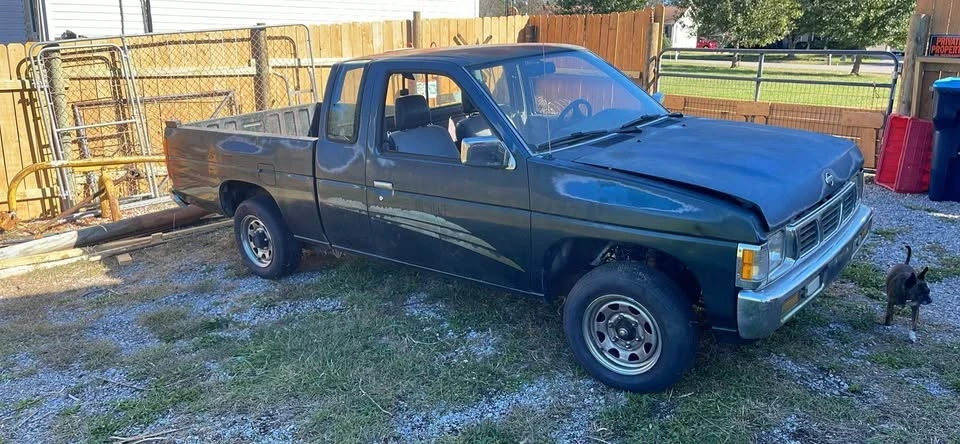 1994 Nissan Frontier - Image 4 of 11