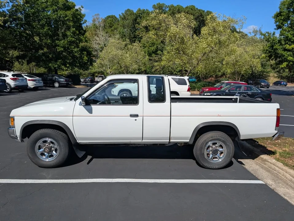 1994 Nissan Frontier - Image 4 of 20