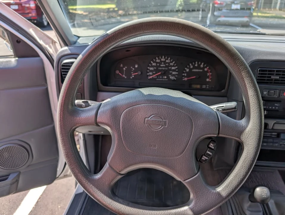 1994 Nissan Frontier - Image 9 of 20