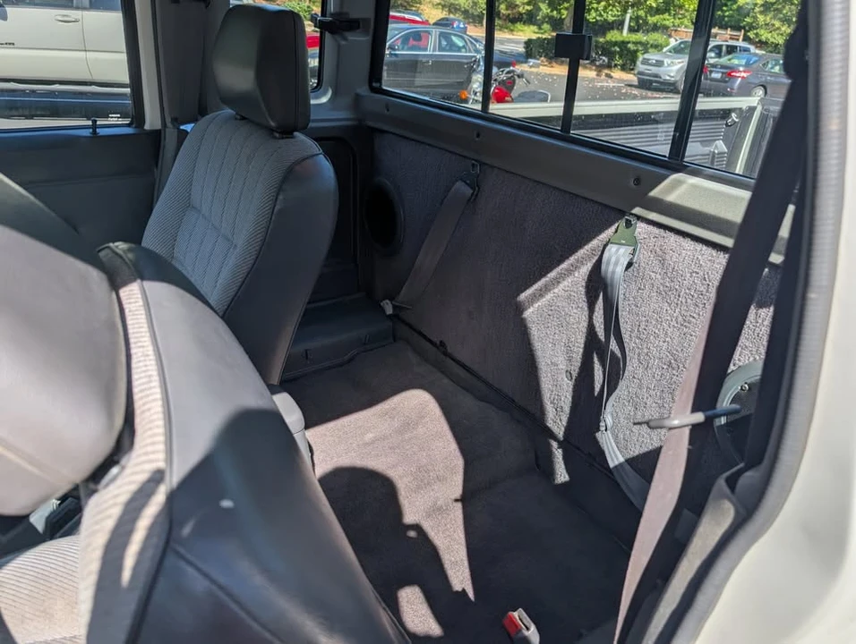 1994 Nissan Frontier - Image 10 of 20