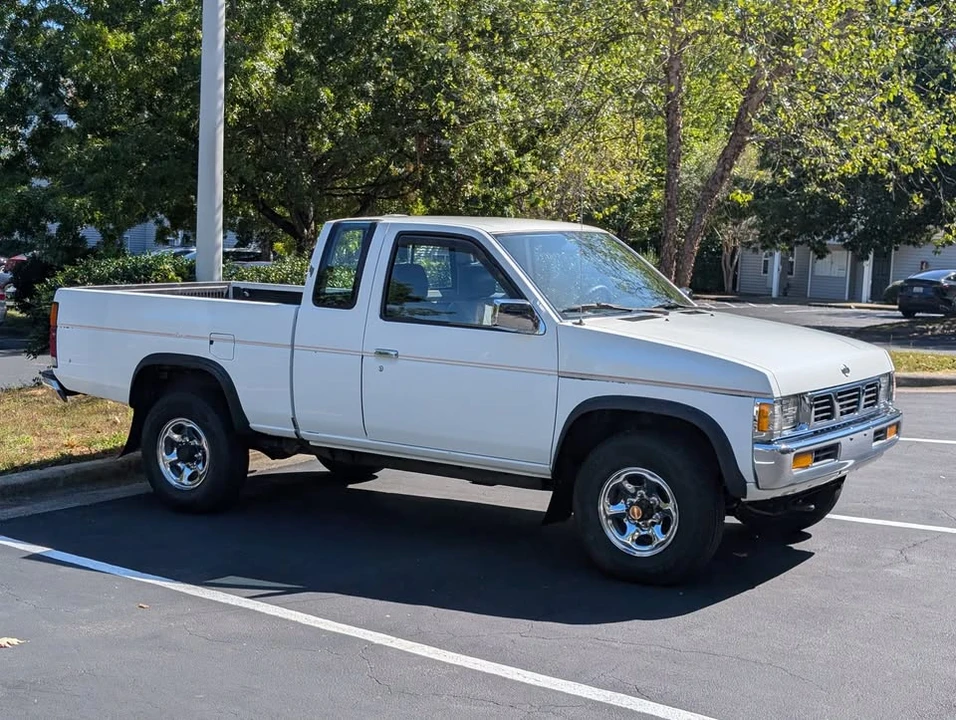 1994 Nissan Frontier - Image 3 of 20