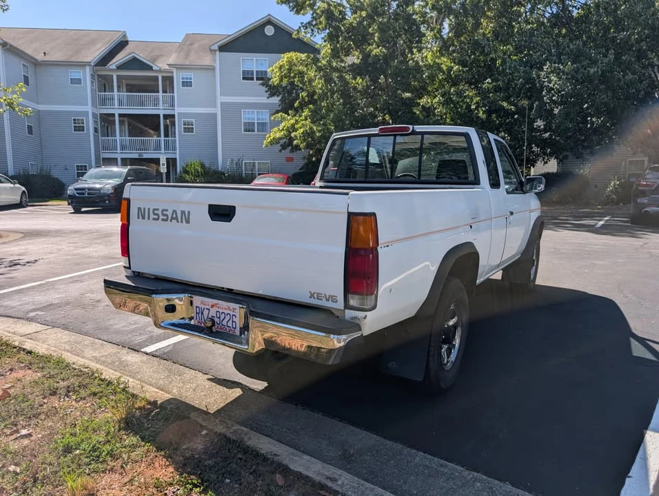 1994 Nissan Frontier - Image 5 of 20