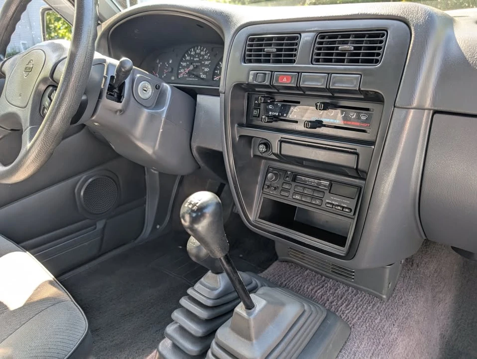 1994 Nissan Frontier - Image 14 of 20