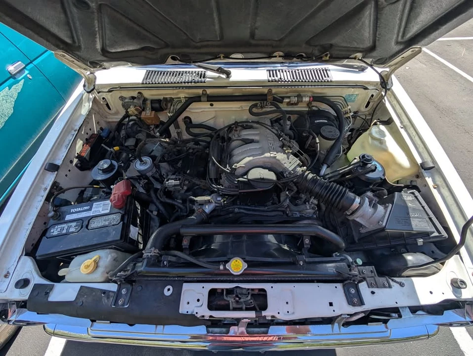 1994 Nissan Frontier - Image 7 of 20