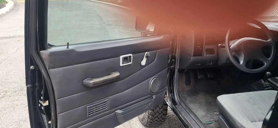 1994 Nissan Frontier - Image 6 of 11