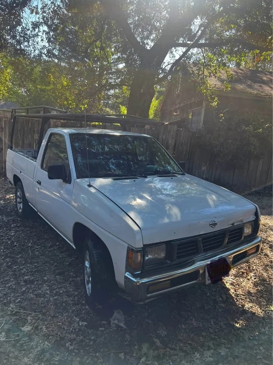 1994 Nissan Frontier - Image 3 of 10