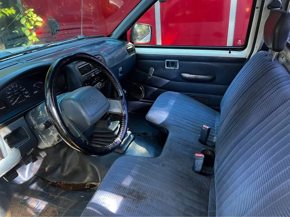 1994 Nissan Frontier - Image 9 of 10