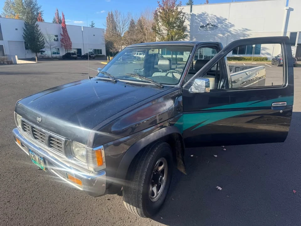 1994 Nissan Frontier - Image 5 of 16