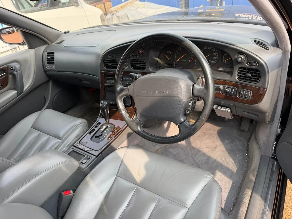 1994 Nissan President 3rd Gen - Image 2 of 5