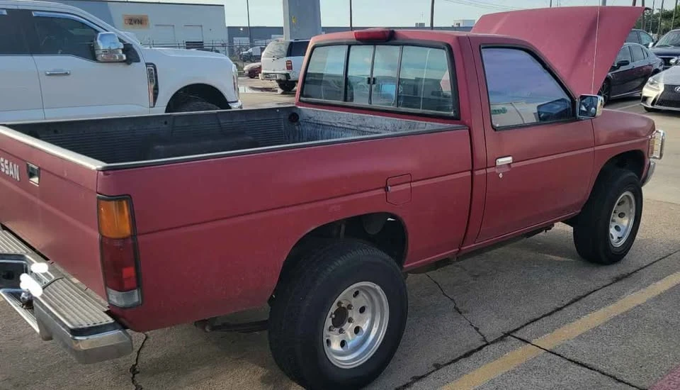 1994 Nissan Frontier - Image 2 of 8