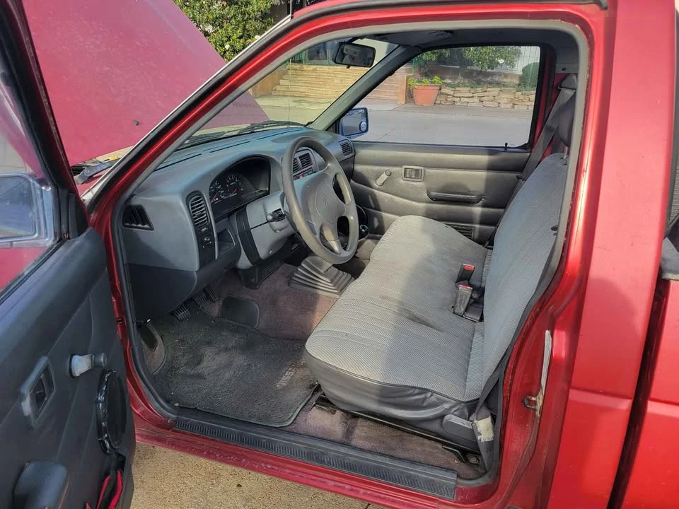1994 Nissan Frontier - Image 4 of 8