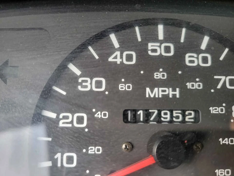 1994 Nissan Frontier - Image 8 of 8