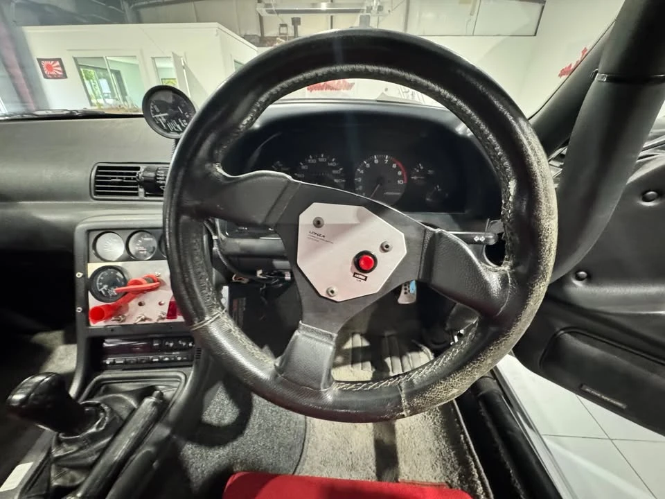 1994 Nissan Skyline - Image 16 of 20