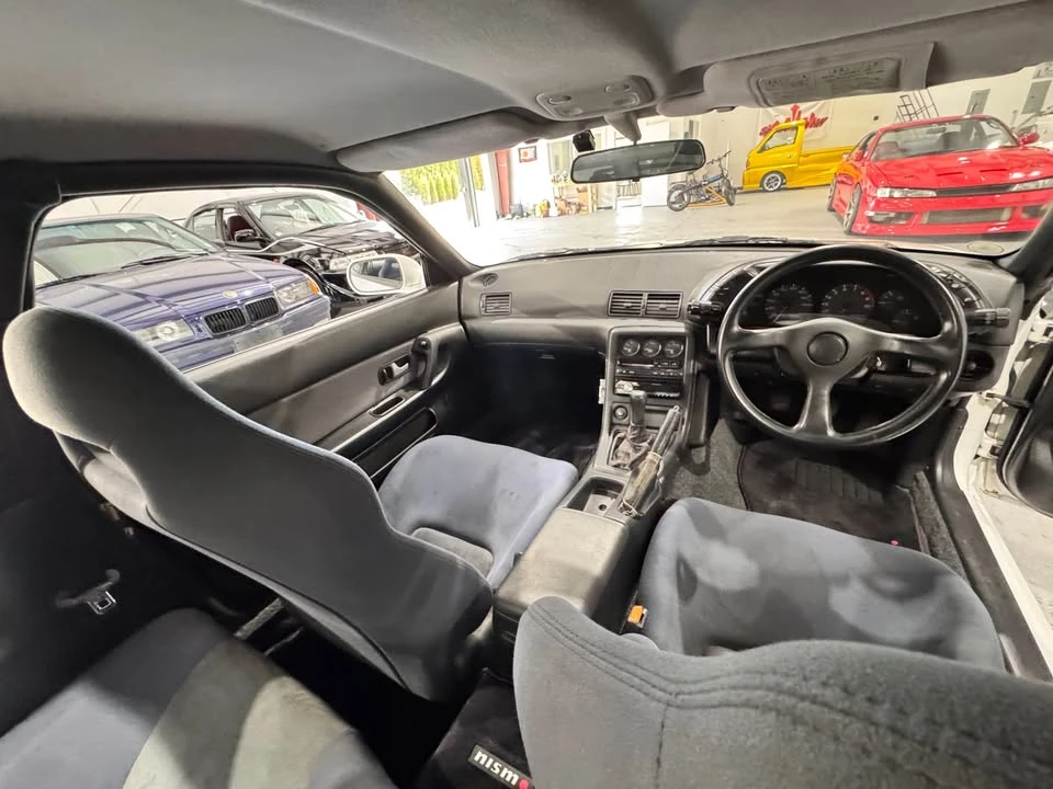 1994 Nissan Skyline - Image 16 of 20