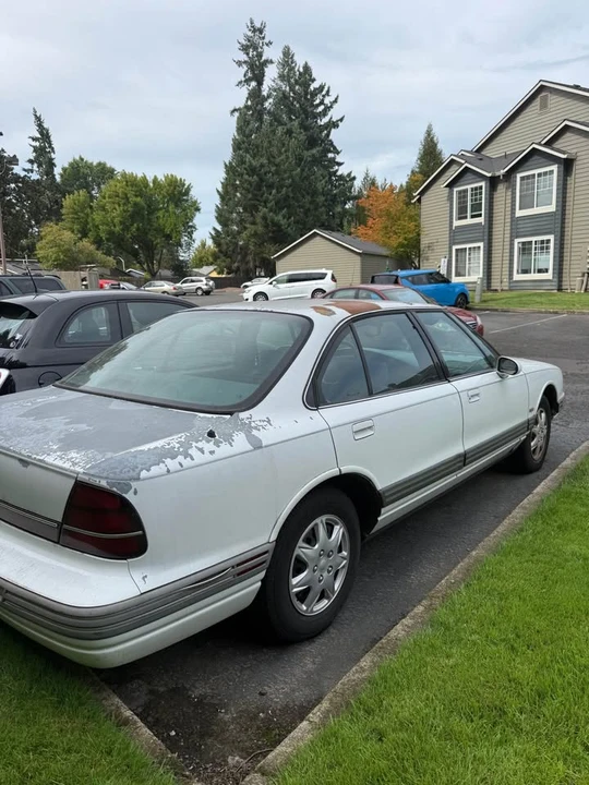1994 Oldsmobile 88 - Image 3 of 14