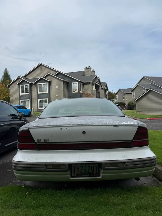 1994 Oldsmobile 88 - Image 2 of 14