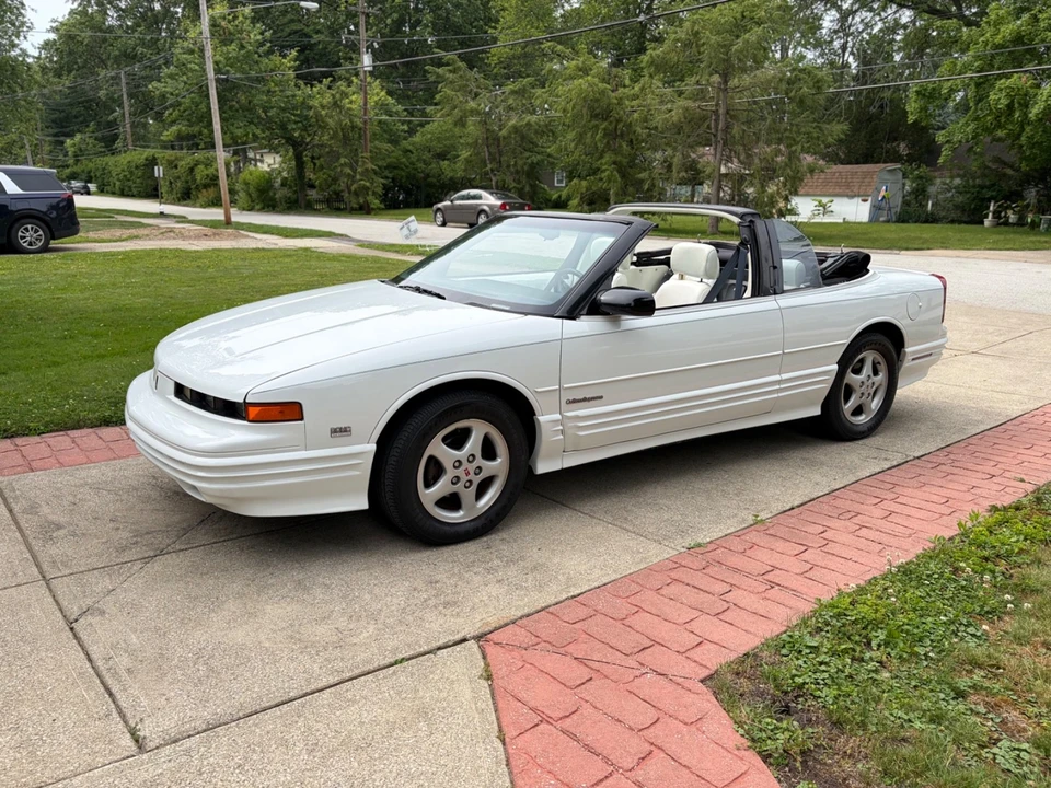 1994 Oldsmobile Cutlass Ciera - Image 15 of 19