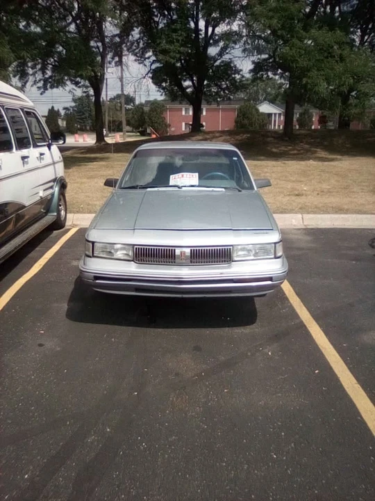 1994 Oldsmobile Cutlass - Image 2 of 4