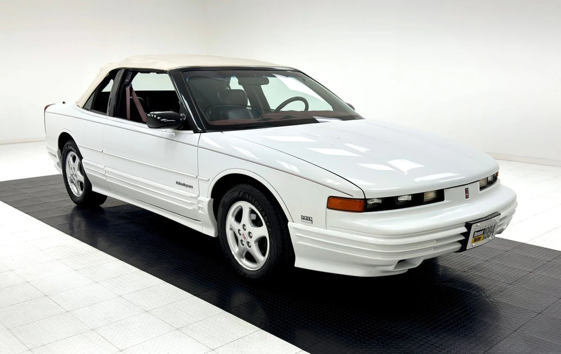 1994 Oldsmobile Cutlass Supreme - Image 10 of 12