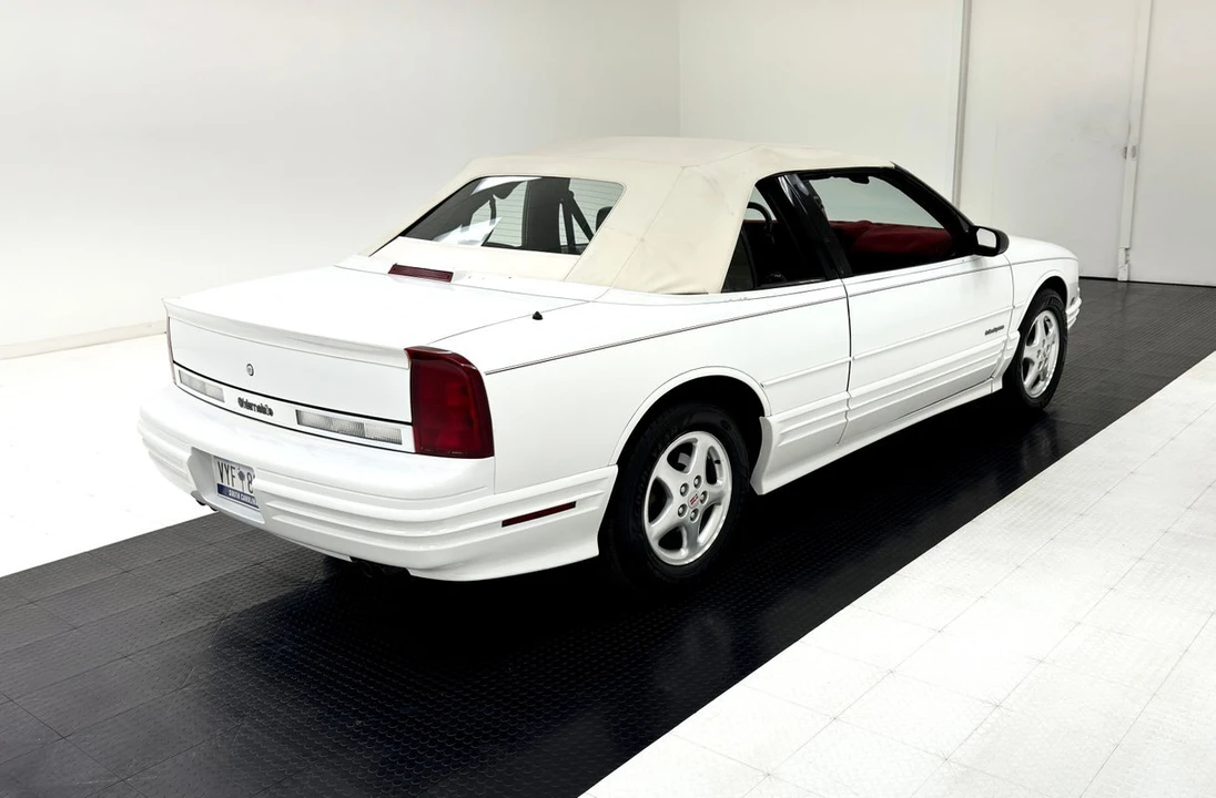 1994 Oldsmobile Cutlass Supreme - Image 8 of 12