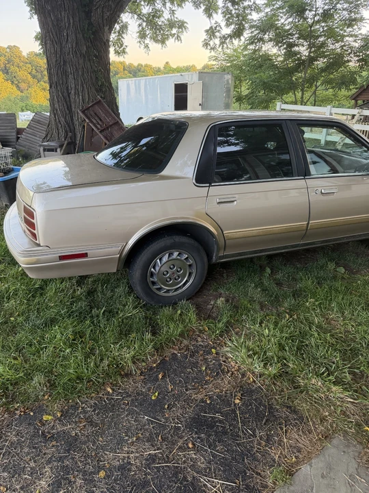 1994 Oldsmobile Cutlass Ciera - Image 17 of 21