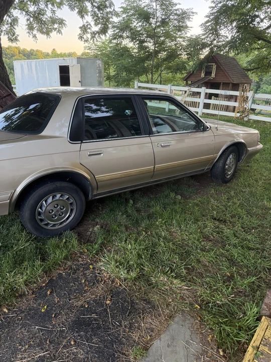 1994 Oldsmobile Cutlass Ciera - Image 7 of 21