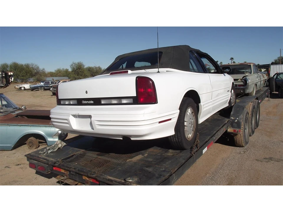 1994 Oldsmobile Cutlass Supreme - Image 2 of 2