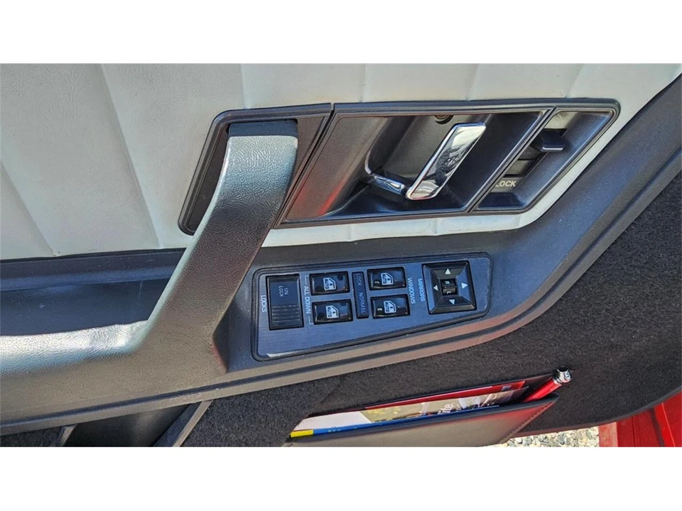 1994 Oldsmobile Cutlass Supreme - Image 12 of 31