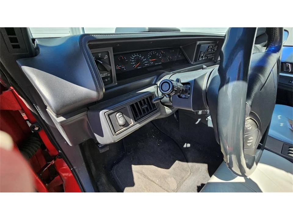 1994 Oldsmobile Cutlass Supreme - Image 17 of 31