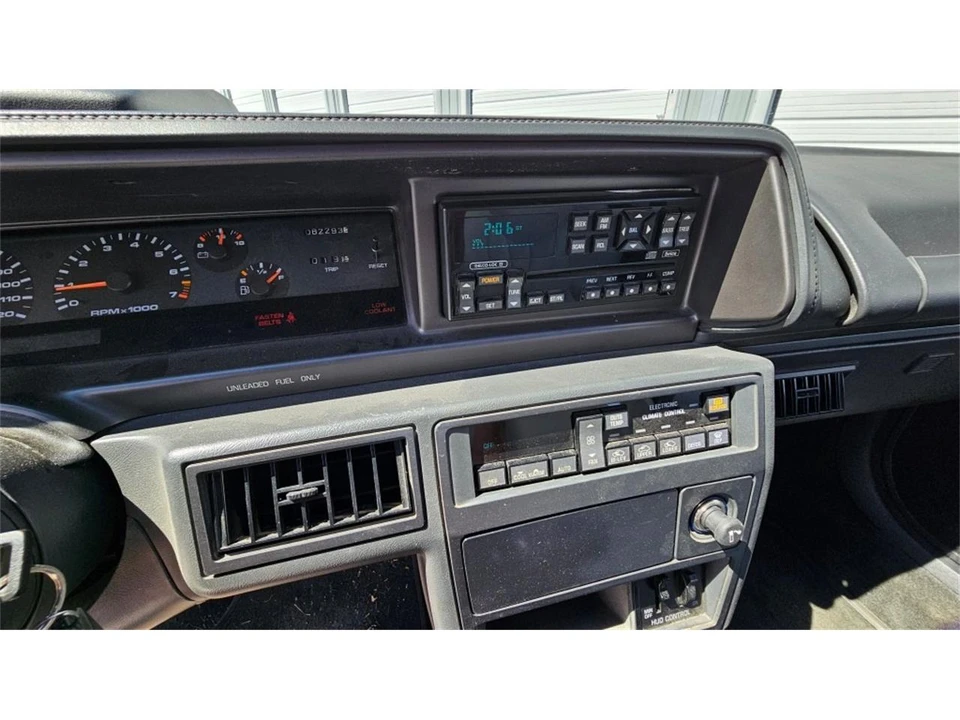 1994 Oldsmobile Cutlass Supreme - Image 21 of 31