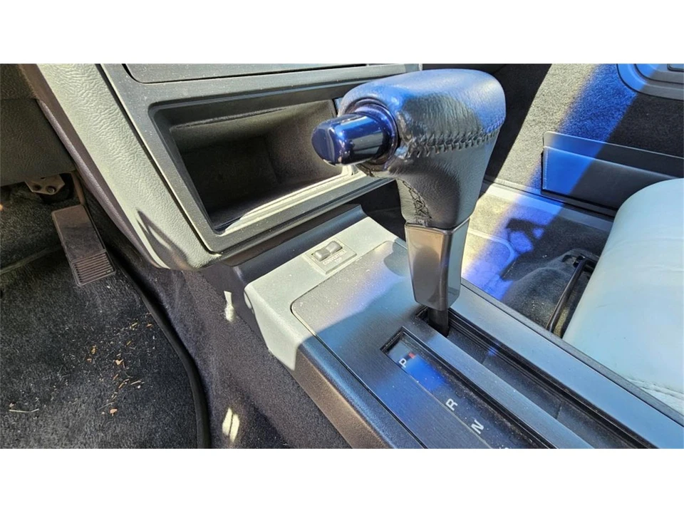 1994 Oldsmobile Cutlass Supreme - Image 23 of 31