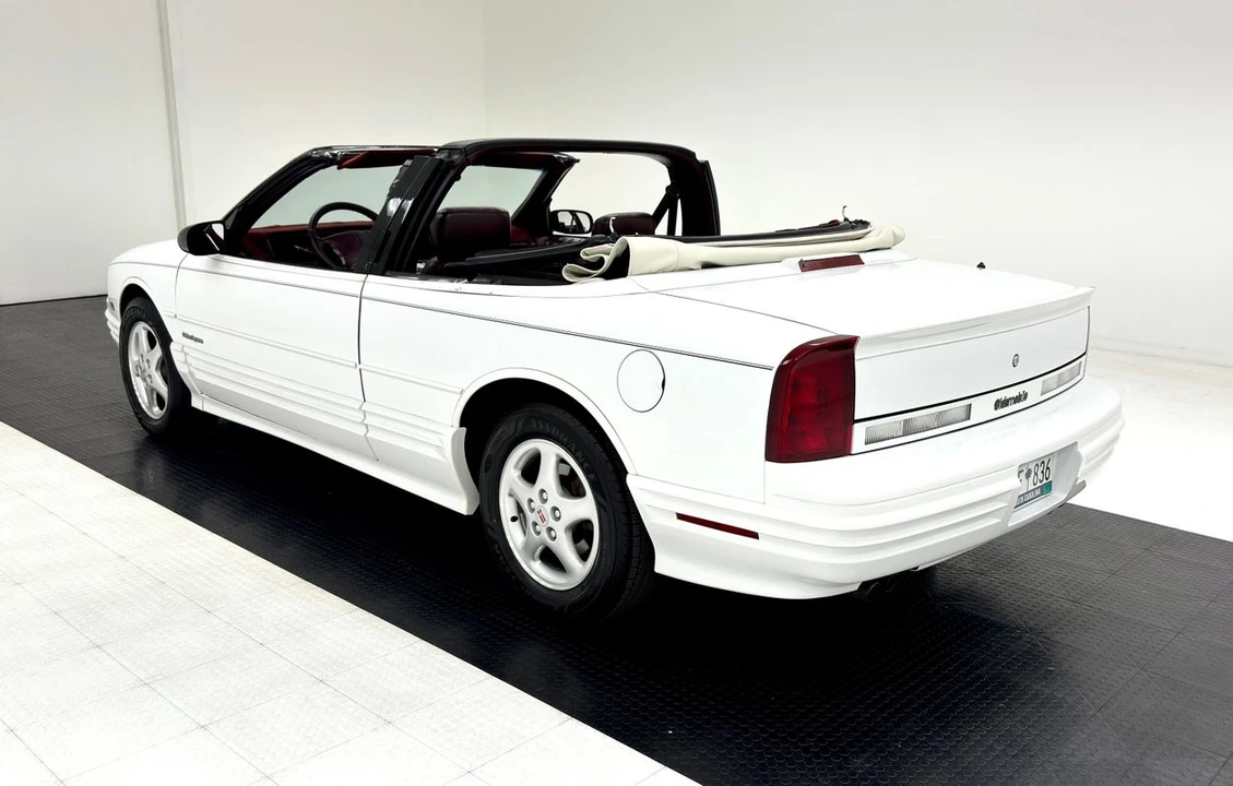 1994 Oldsmobile Cutlass Supreme - Image 6 of 21