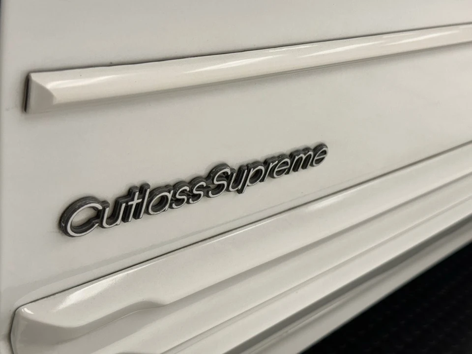 1994 Oldsmobile Cutlass Supreme - Image 17 of 21