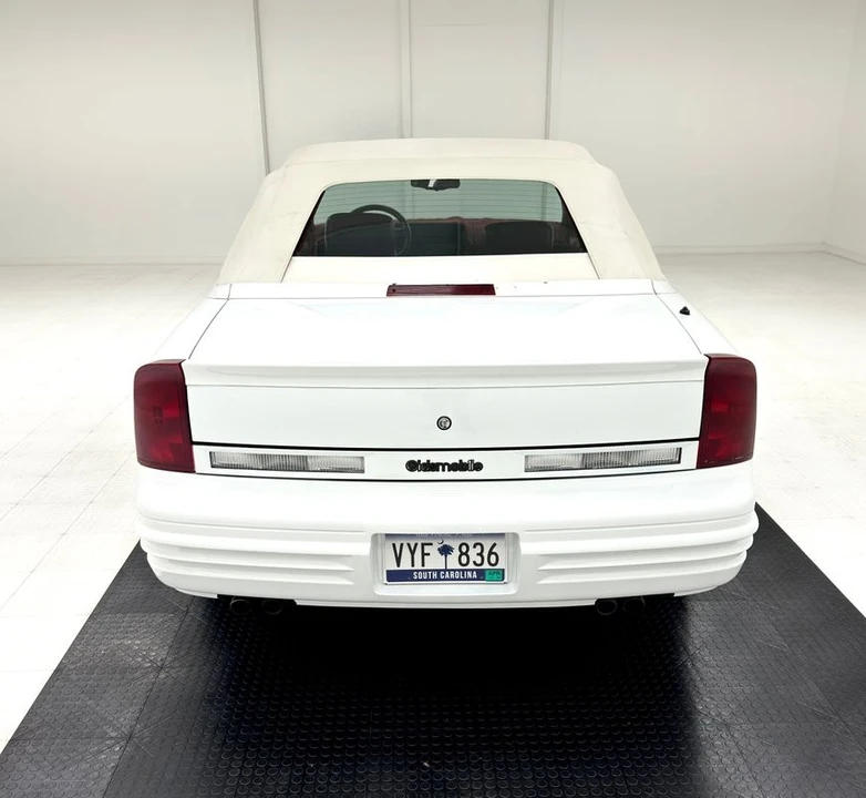 1994 Oldsmobile Cutlass Supreme - Image 7 of 21