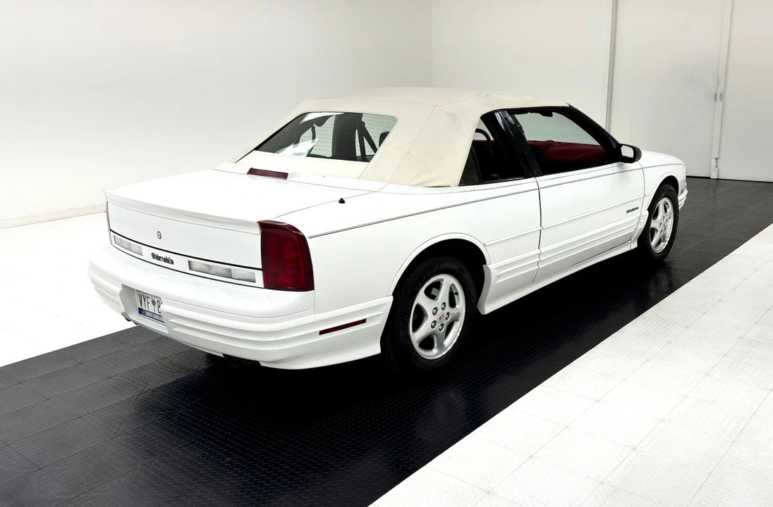 1994 Oldsmobile Cutlass Supreme - Image 8 of 21