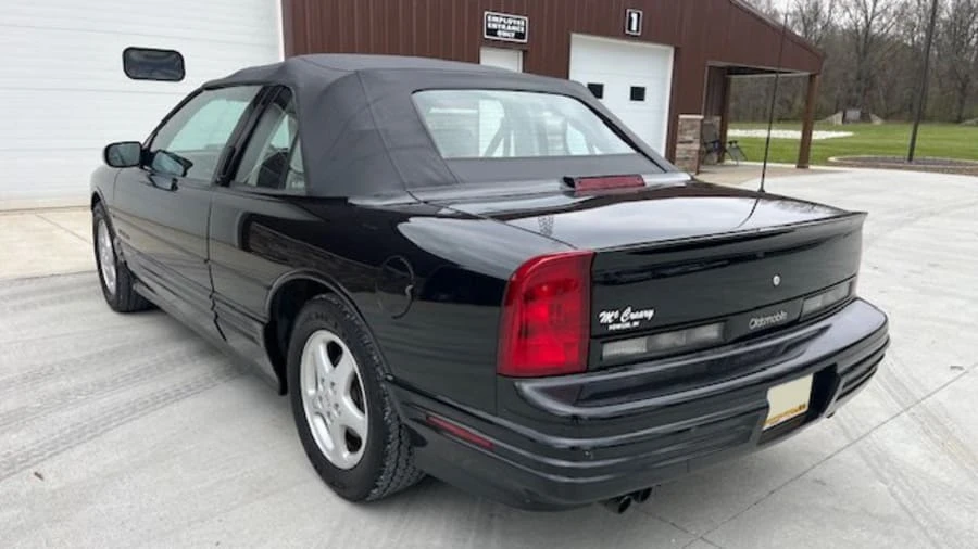1994 Oldsmobile Cutlass Supreme - Image 6 of 17