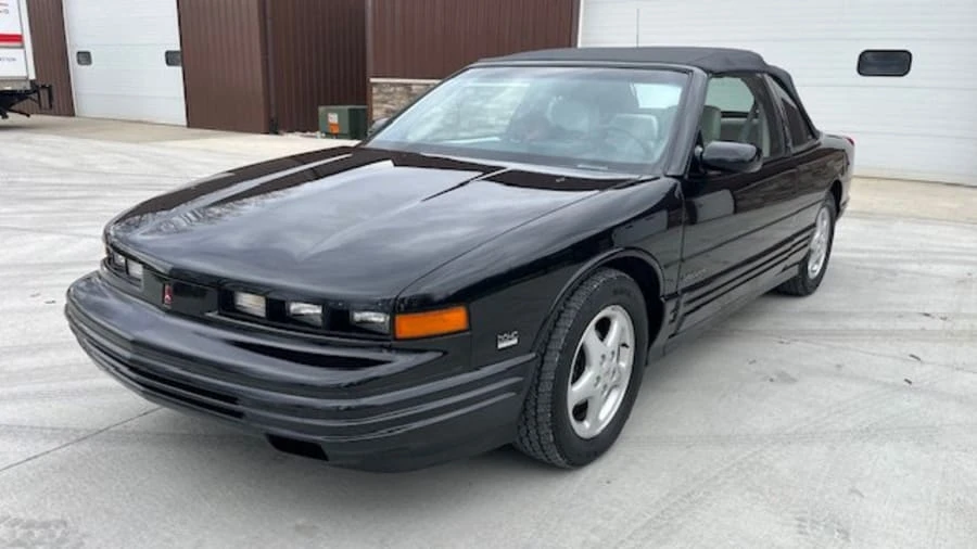 1994 Oldsmobile Cutlass Supreme - Image 5 of 17
