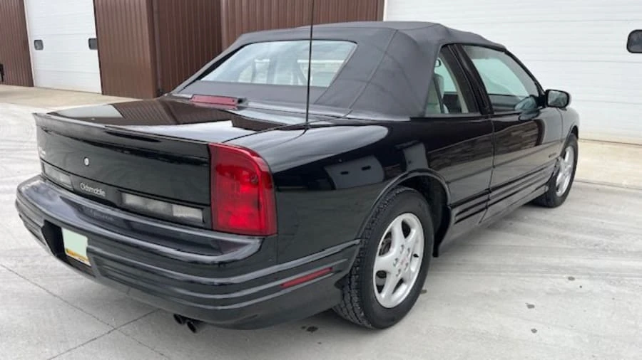 1994 Oldsmobile Cutlass Supreme - Image 3 of 17
