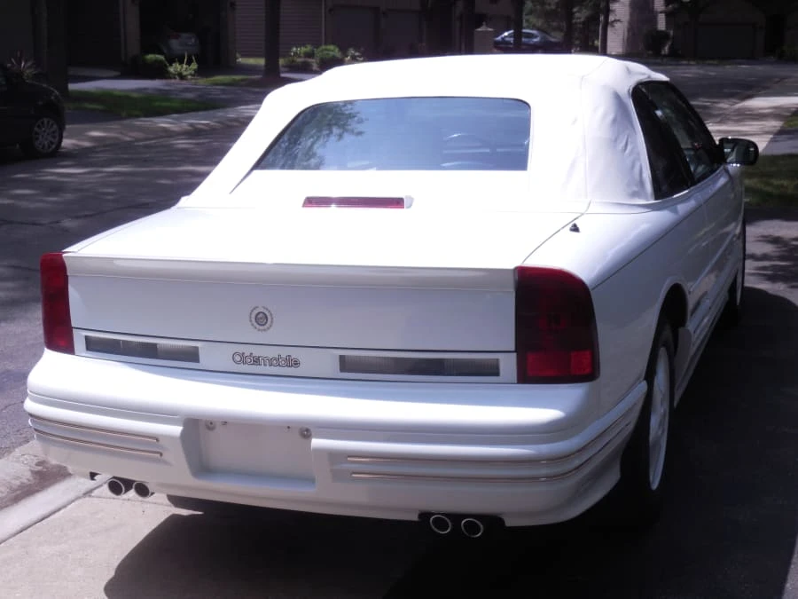 1994 Oldsmobile Cutlass Supreme - Image 9 of 12