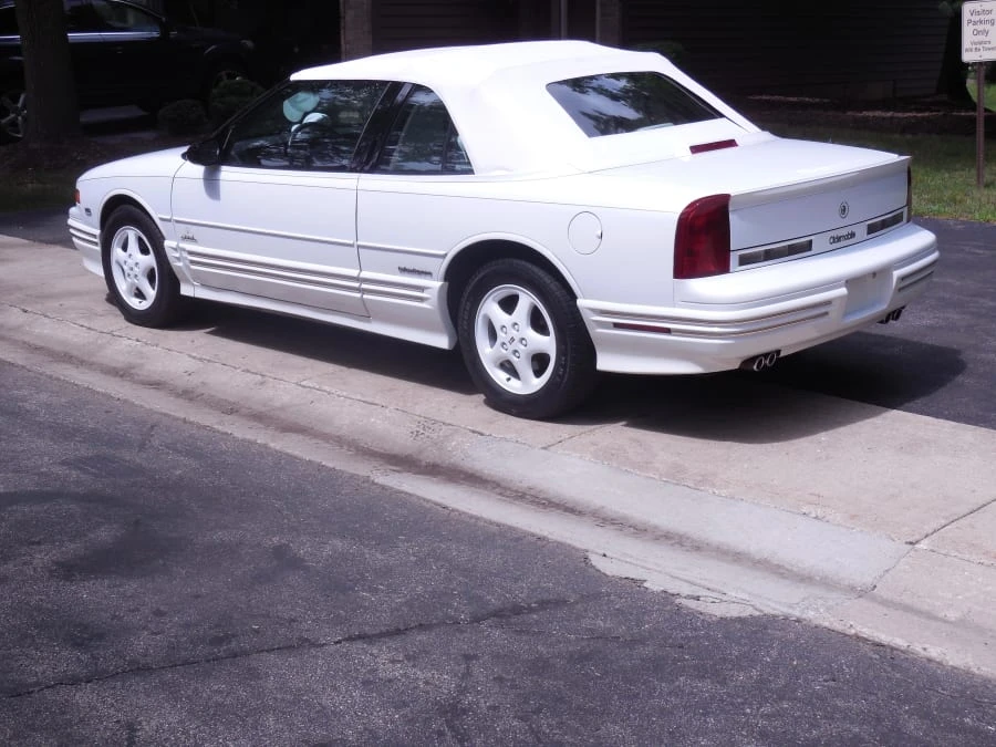 1994 Oldsmobile Cutlass Supreme - Image 3 of 12