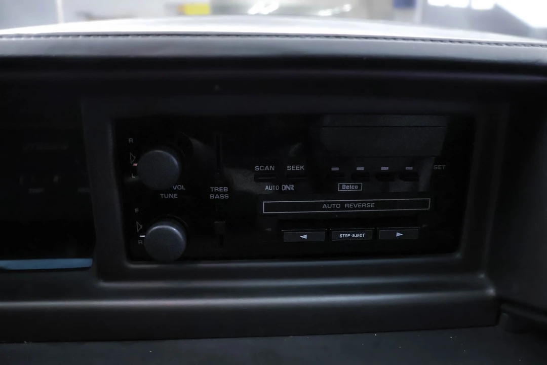 1994 Oldsmobile Cutlass Supreme - Image 10 of 21