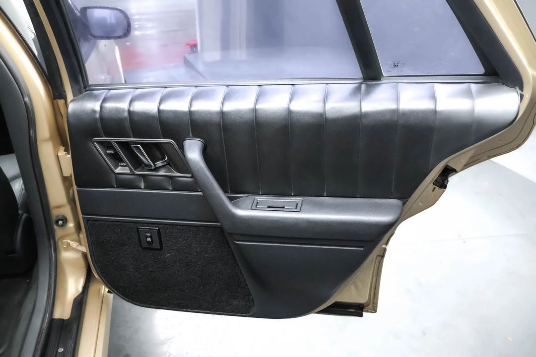 1994 Oldsmobile Cutlass Supreme - Image 16 of 28