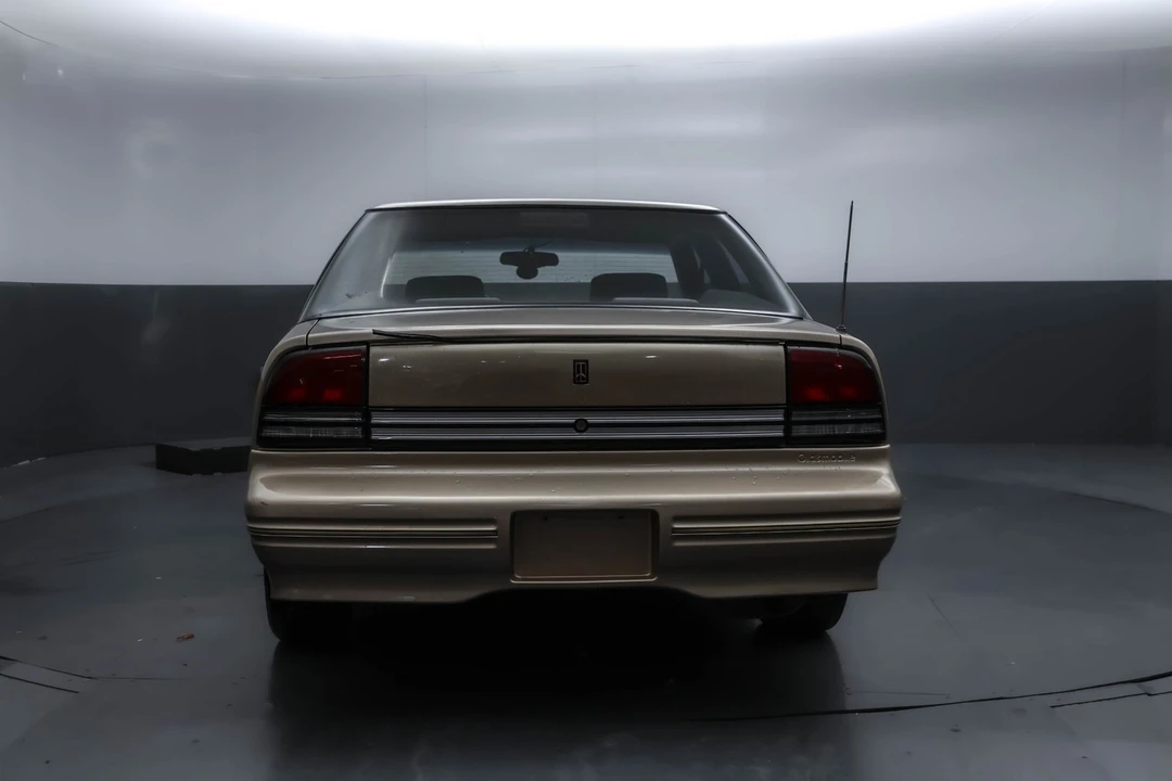 1994 Oldsmobile Cutlass Supreme - Image 26 of 28